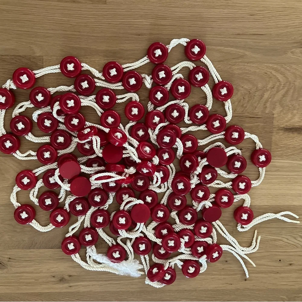 Red button Christmas garland 32 feet four strands of 8 feet white rope cord